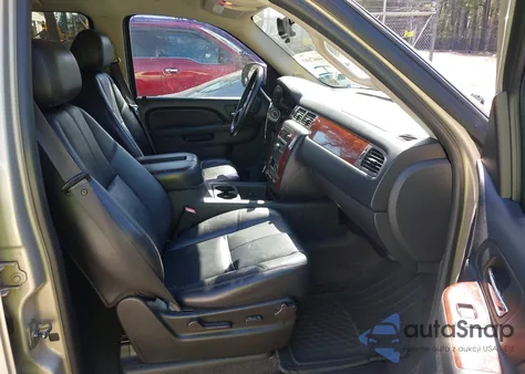 2010 Chevrolet Tahoe Lt из США, поврежденный, VIN 1GNMCBE35AR215255